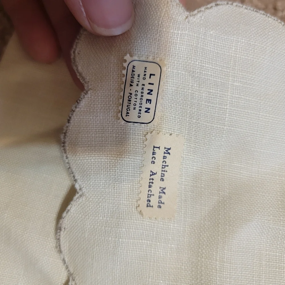 Vintage Elegant Cream Table Linens with Floral Embroidery Lot Of 3‎ Portugal